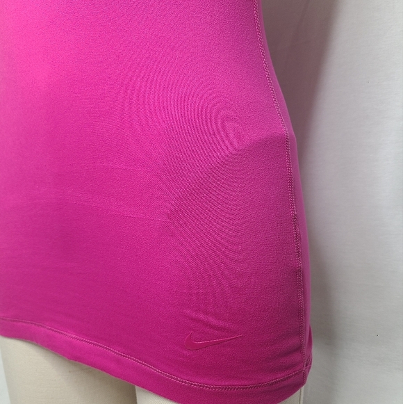 Nike Dri-Fit slim fitting tank top size small women's - Picture 3 of 5